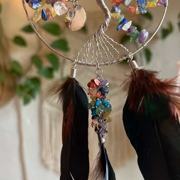 Tree of Life Dreamcatcher – Chakra Gemstone Wall Hanging with Feathers – Boho - Picture 4 of 9